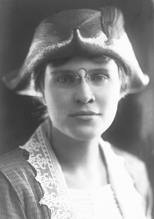 Dorothy Dickinson, 1919