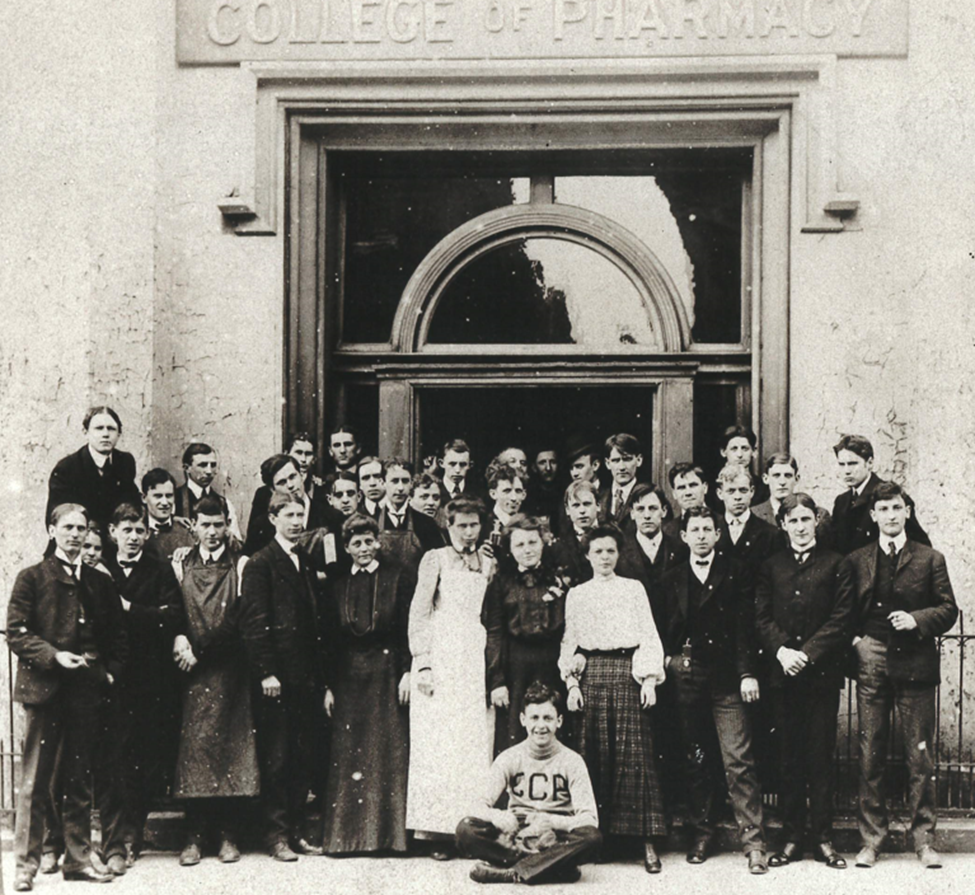 Cincinnati College of Pharmacy Class Photograph. Circa 1888.