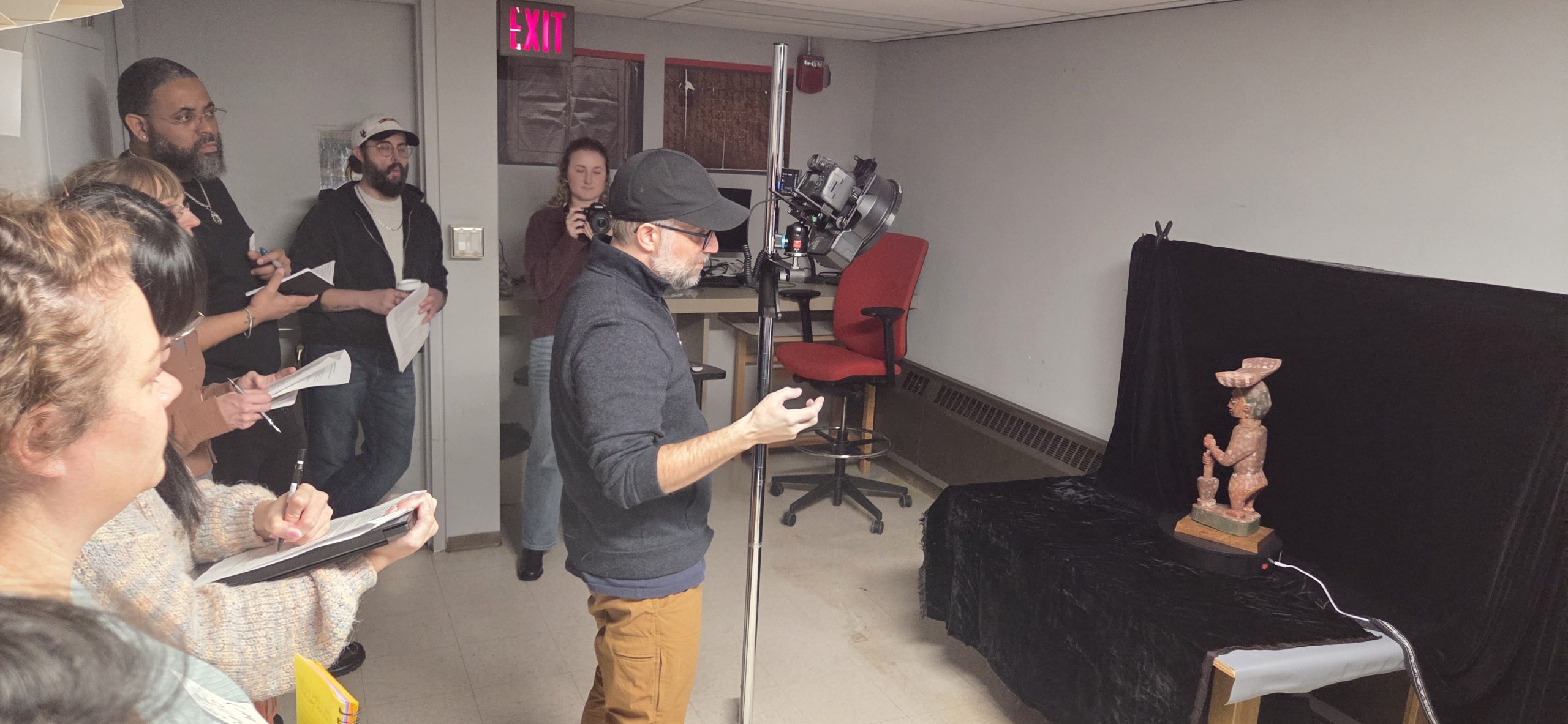 jordan tate demonstrating 3d imaging