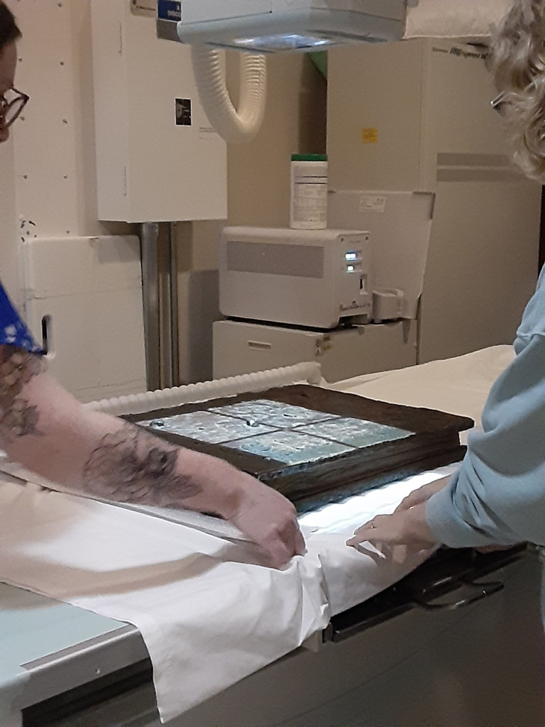 Positioning book for imaging