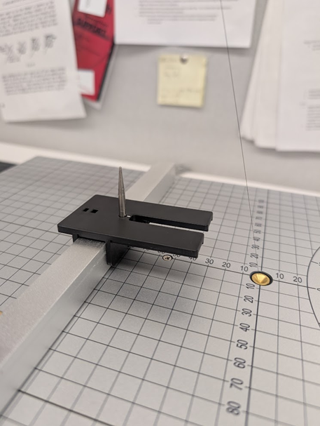 Image of circle cutting attachment on the Hercules foam cutter.